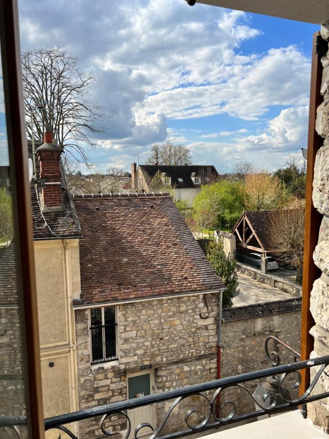 Hotel Sur Le Loing à Moret-sur-Loing Extérieur photo